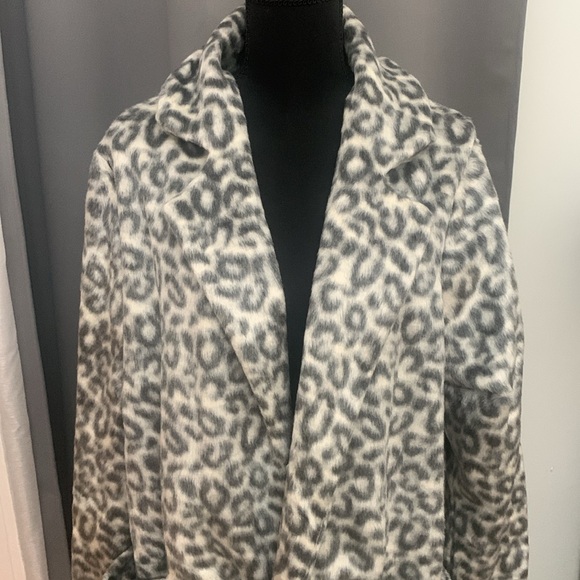 Overcoat - Picture 4 of 7